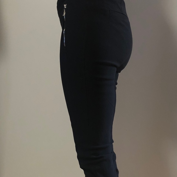 Jules & Leopold Black Capri Pants w/side zippers - Picture 2 of 7